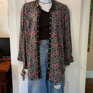 Torrid Betsy Johnson  skull shirt . NWT